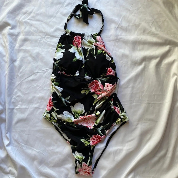 Cupshe Keep Secrets One Piece Halter Swim Suit Floral Slimming Flattering Large‎ - Picture 5 of 10